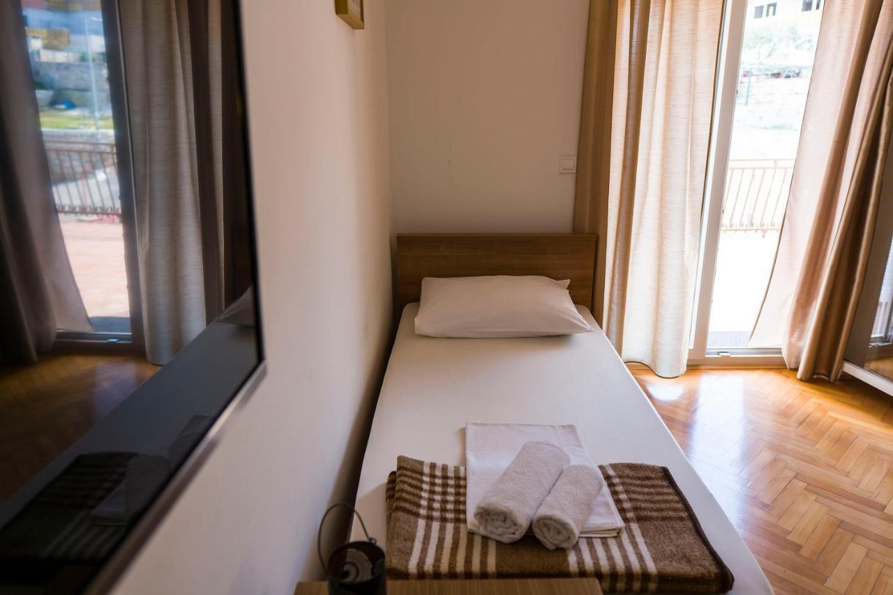 Apartments Victoria Trogir Exterior photo